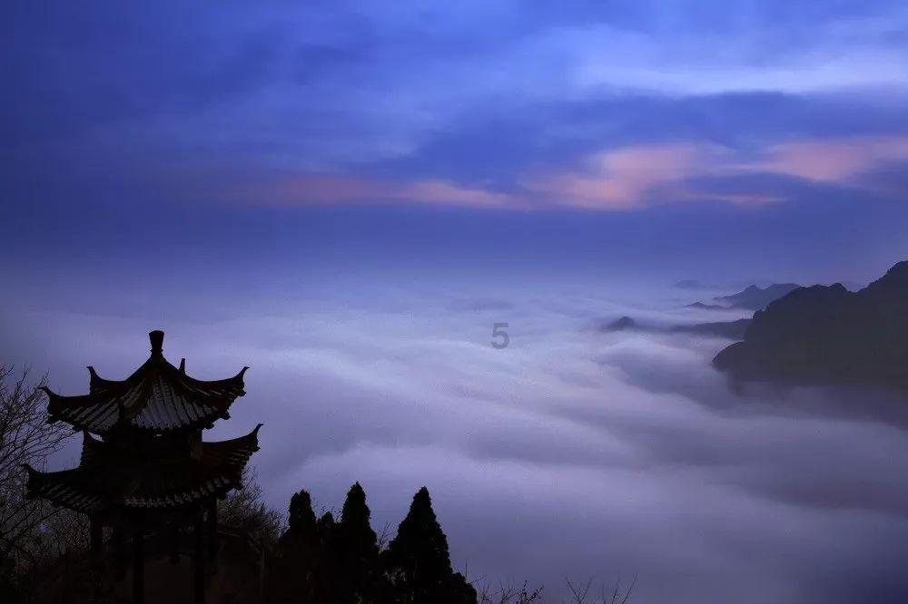 救援受困山洞的男子