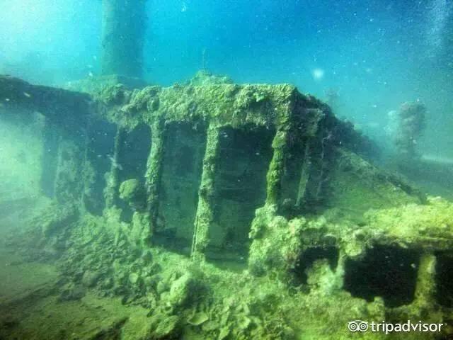 2024年瑞雪初降,玉泉城管带动沿街商户清雪除冰