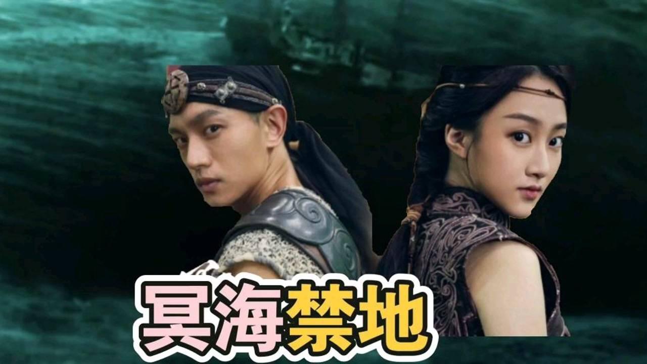 蓝色连衣裙配黑色马丁靴，既酷又帅，而且气场十足