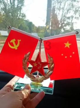 在QQ附近交友呢称，刚写完，在重进，个人资料又被清除了，连呢称都没游戏画面