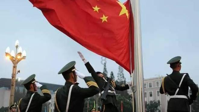 阿曼达·塞弗里德：声色俱佳，优雅激情交融，人间水蜜桃般迷人。