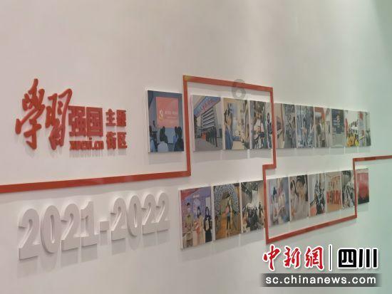 铁笼中的小鹿逃脱