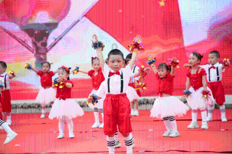 蜡笔小新兄妹春节大拜年