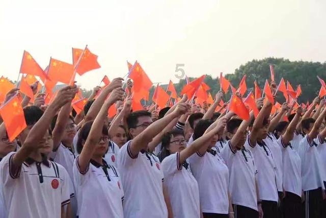快递员、保安、环卫工等79人上榜 这批人获广东表彰!