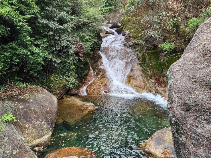 逃离上升的热气球