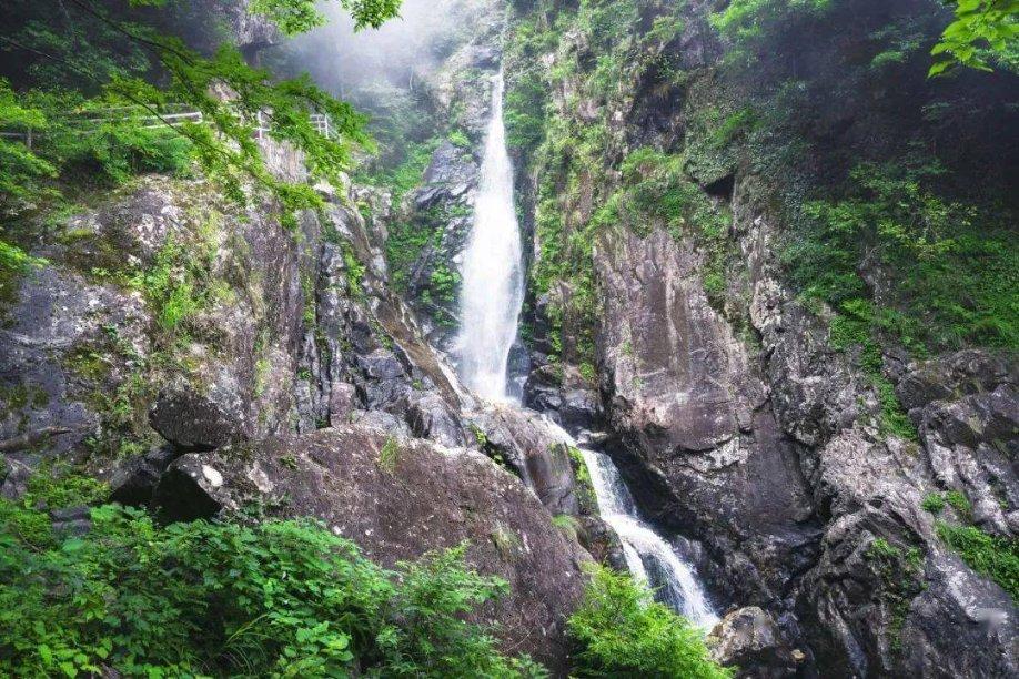 逃离荒凉之地