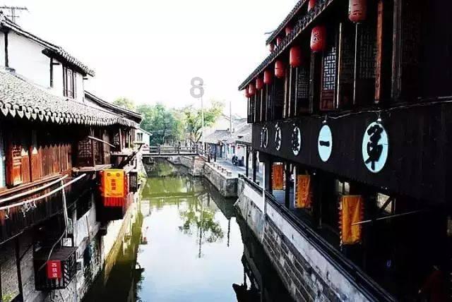 乒乓球拍外面一层的胶皮和海绵之间脱胶了该怎么粘回去？游戏画面
