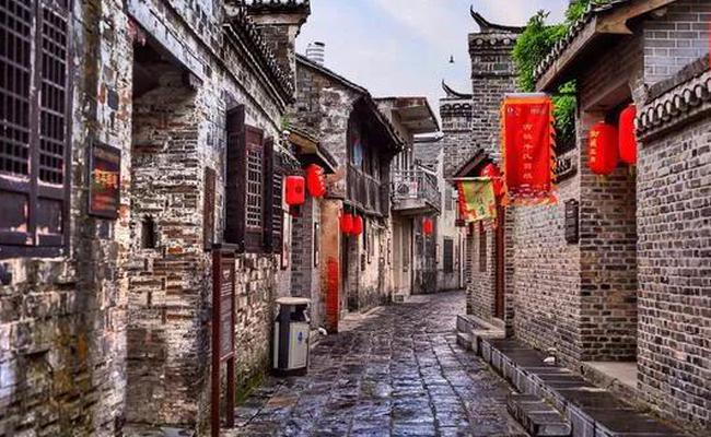 刚入职的职场新人应该如何和同事相处？游戏画面