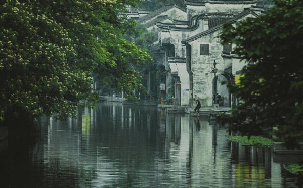 《偶像练习生》选手李权哲再次参加选秀成第一