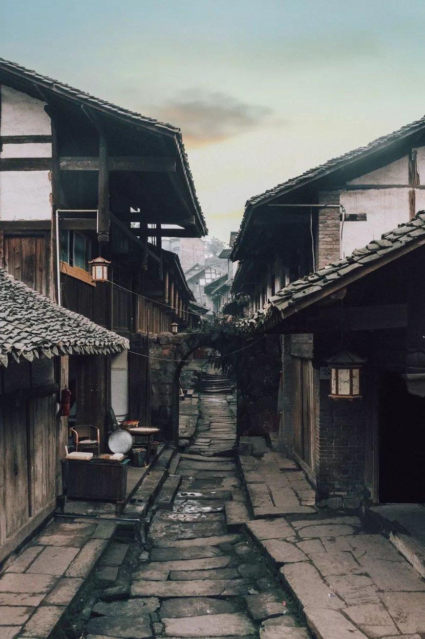 做空间 Photoshop做出的半透明的模板 用什么格式 保存？游戏画面