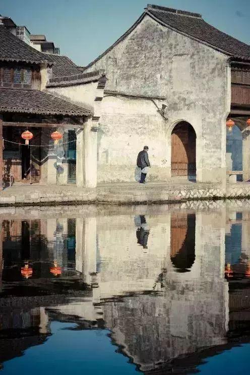 女性的两个卵巢,为啥一侧在“工作”,一侧在“休眠”?