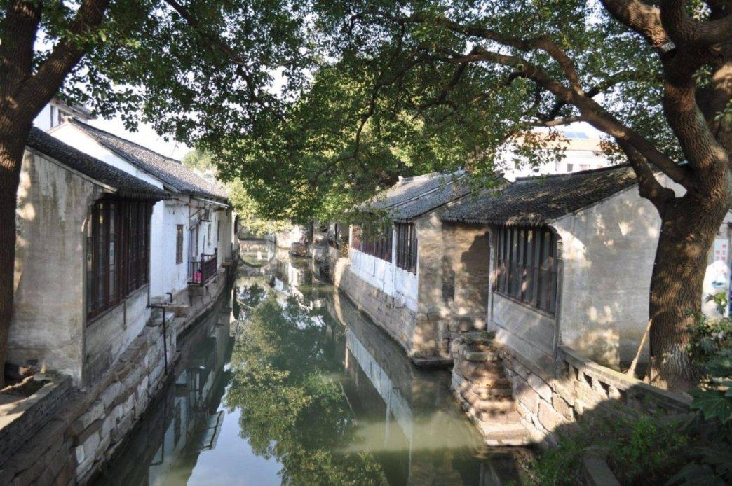 公交小轿车摩托车都能维修！ 西安首家公交养车旗舰店来了
